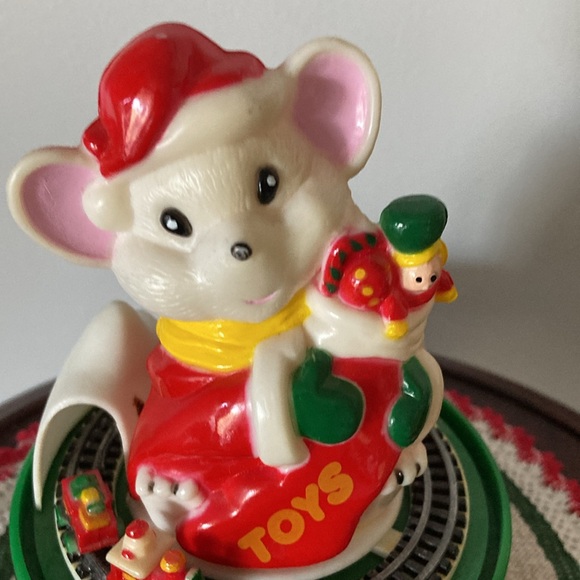 Vintage and Rare plastic Christmas mouse music box - Picture 6 of 7